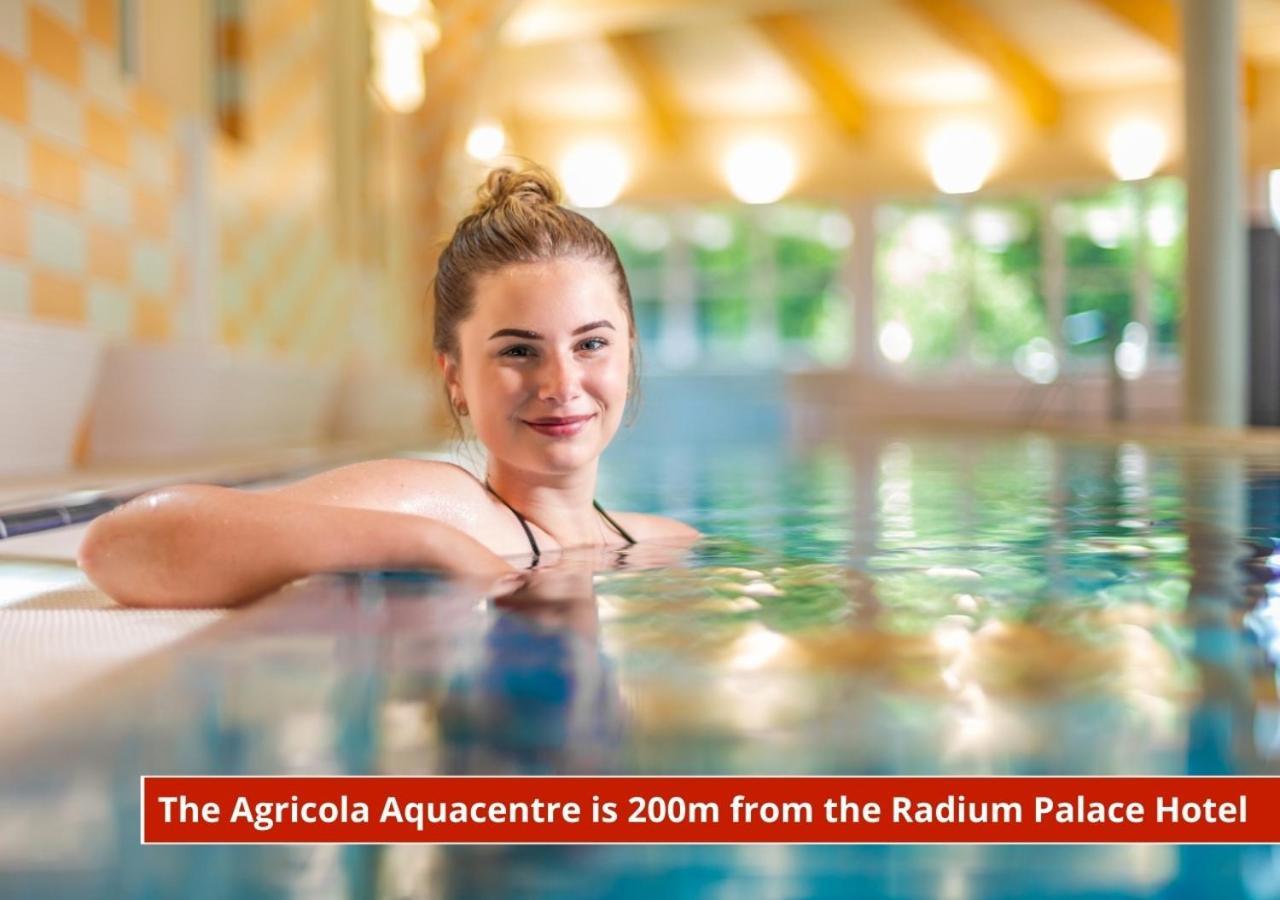 Hotel Radium Palace ヤーヒモフ エクステリア 写真