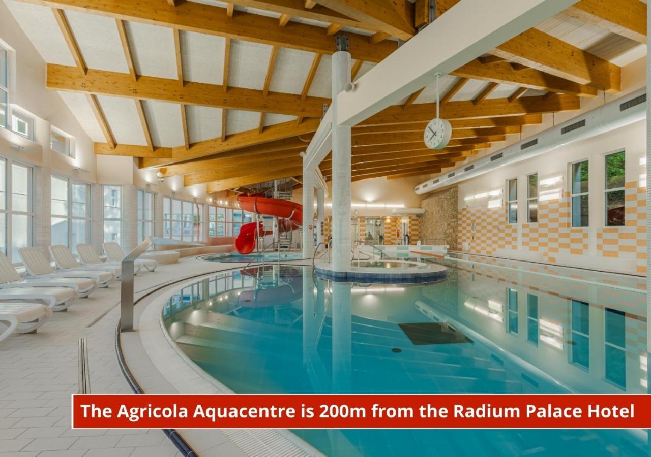 Hotel Radium Palace ヤーヒモフ エクステリア 写真